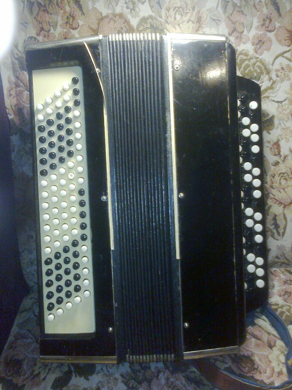 Help identify BAYAN! - Accordion, Musical instruments, Repeat