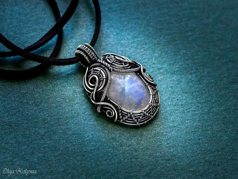 Moonstone. - My, Decoration, Needlework without process, Moonstone, , Wire wrap, Pendant, cat, Longpost