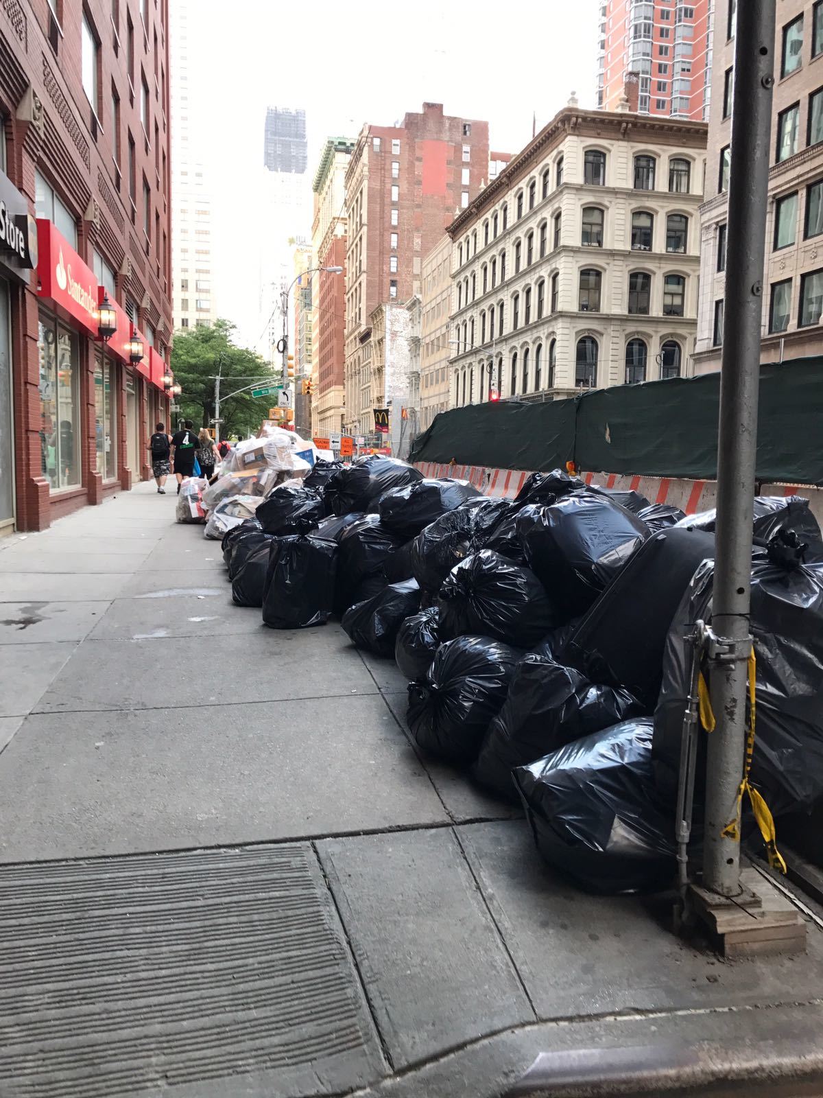 Garbage on the streets of New York - My, New York, Garbage, My, Longpost