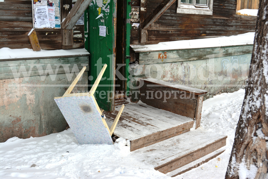 In Bratsk, people received new apartments, and old furniture is thrown right into the street - Bratsk, Irkutsk, Relocation, Bad people, Garbage, Trash, Furniture, Longpost