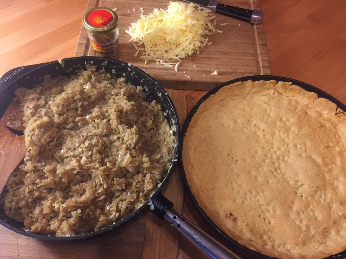 Onion pie with anchovies and shortcrust pastry - My, Pie, , Anchovy, Longpost