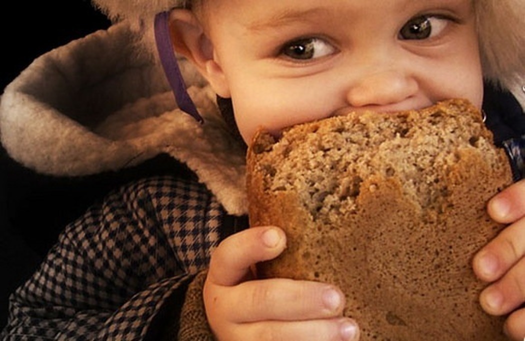 Dedicated to everyone who ate the crust while carrying bread from the store to the house - Childhood, Bread, Children