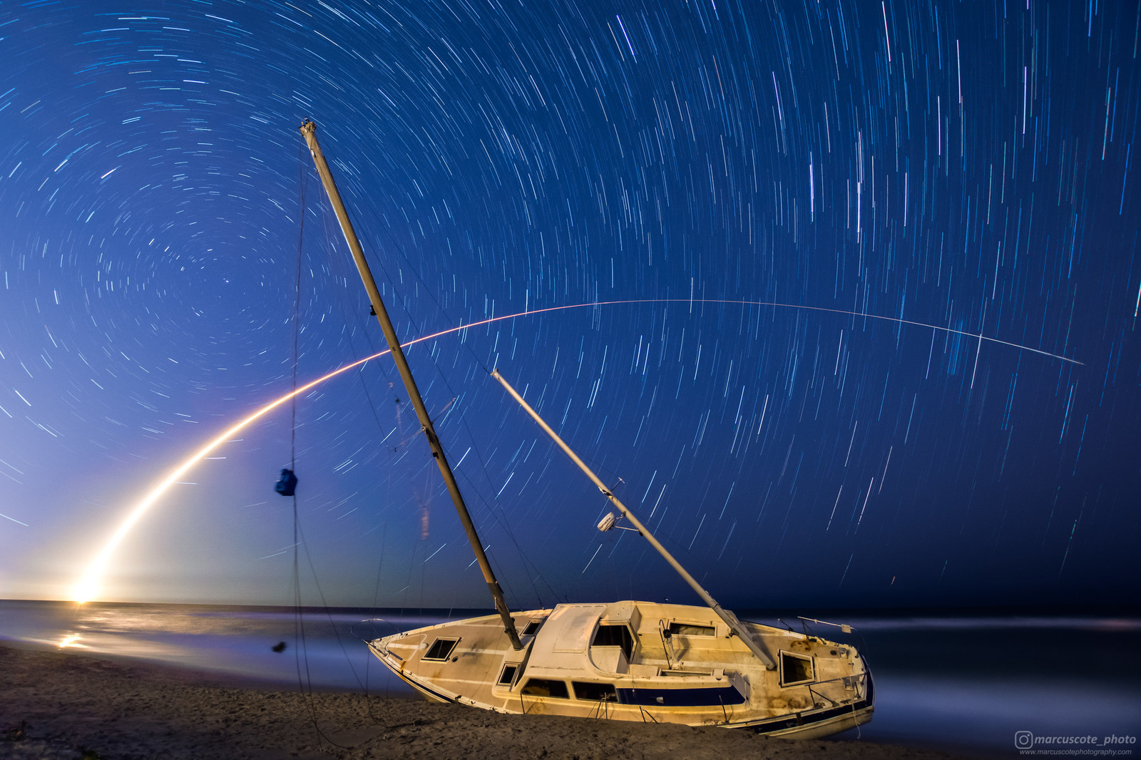 Long exposure shooting at night - Starry sky, Abandoned, Yacht