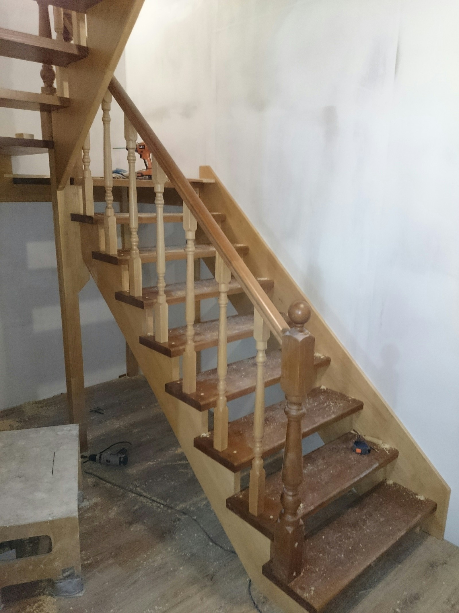 Installation of stairs 180 degrees with two platforms. - My, Stairs, Area, Baluster, Fencing, Longpost