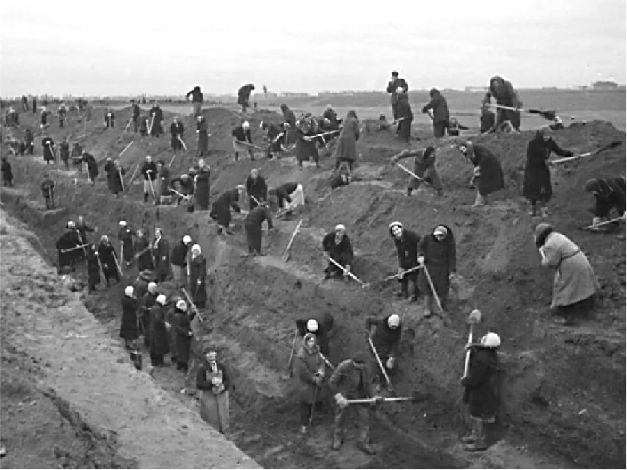 сурский рубеж противотанковые рвы. ройте рвы рвы. противотанковый ров 1941. противотанковый ров 1941. рытье окопов и траншей 1941.