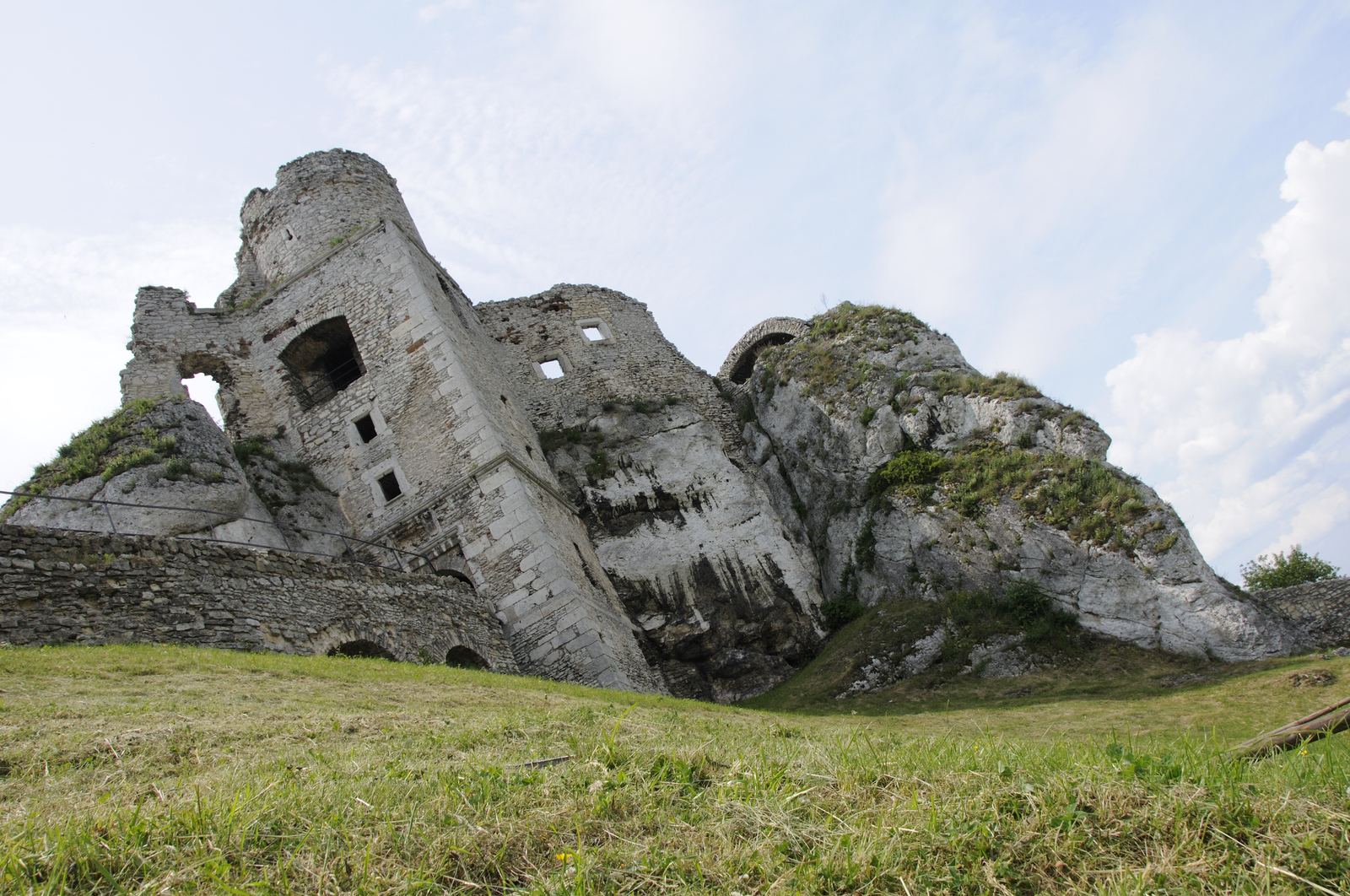 Сколько замков в англии дешевое жилье в черногории