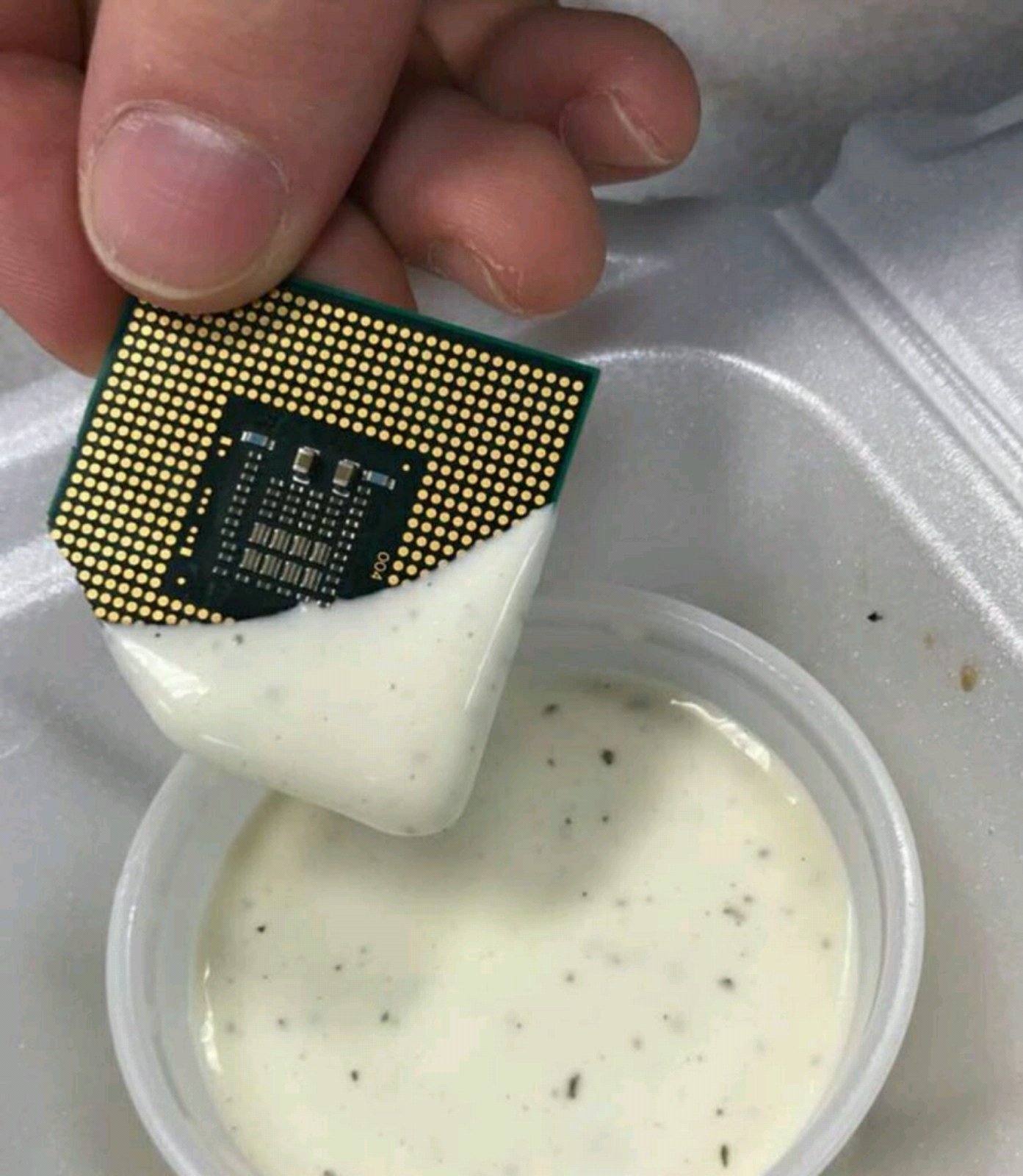 Are you applying thermal paste correctly? - PC, Humor, Computer