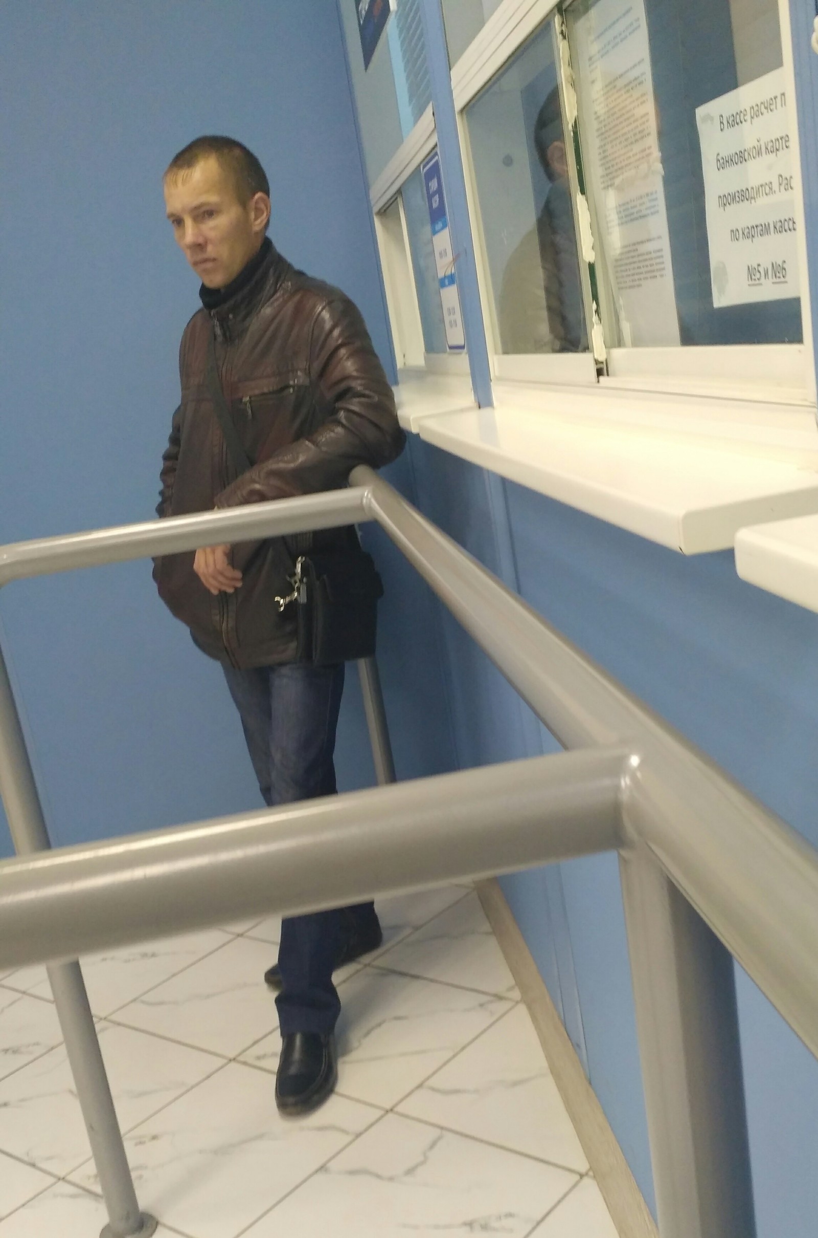 Hollywood is boring - My, Benedict Cumberbatch, Bus station, Novosibirsk