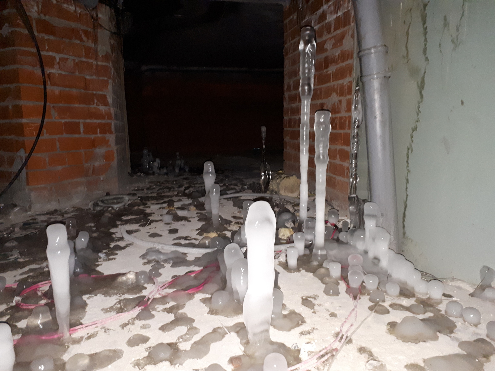 Turned stalagmites - My, Attic, Sosuli, freezing, Icicles