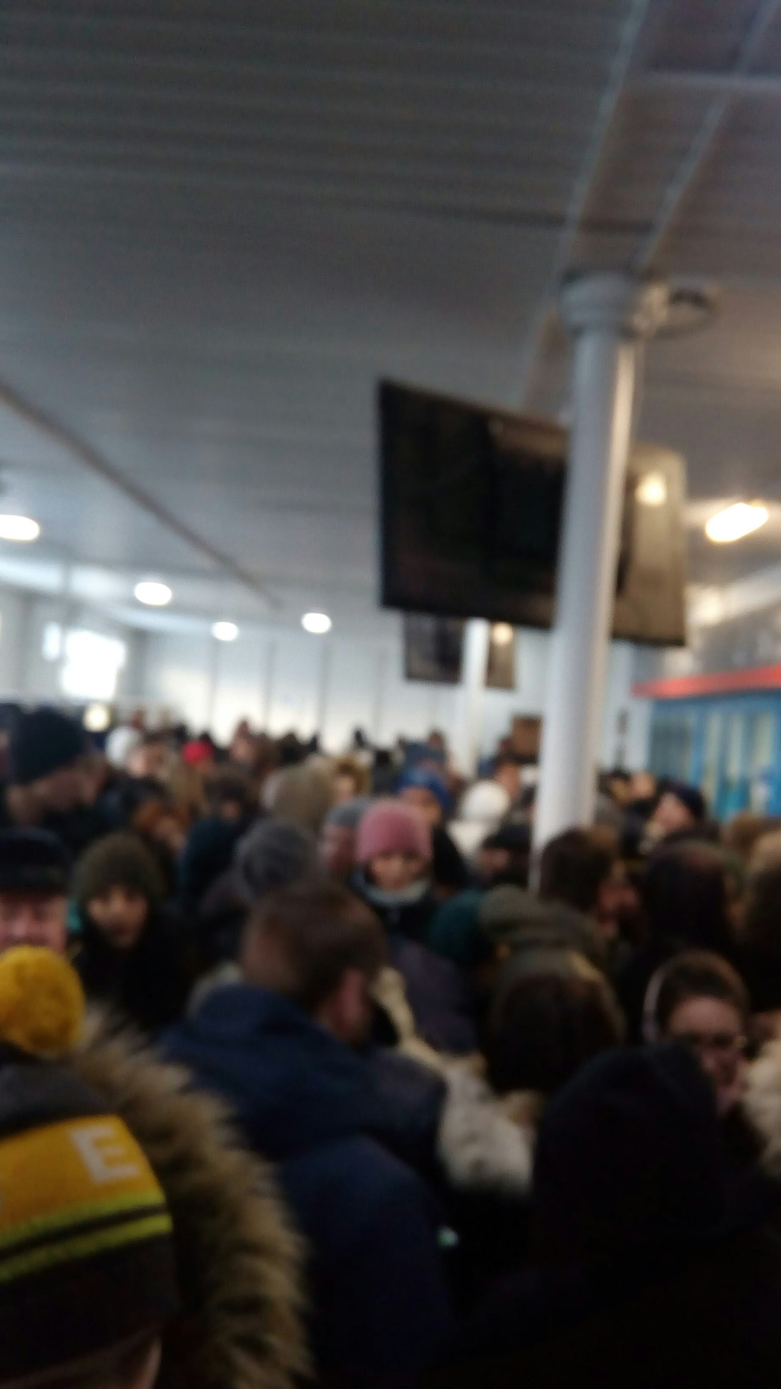 Сломалась электричка.Москва, Лесной городок. 13.02.2018, 9 утра | Пикабу