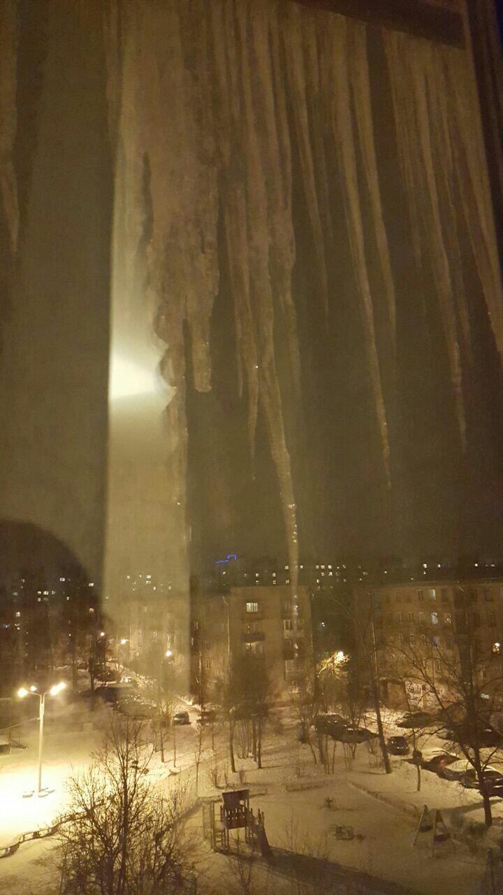 UK does not remove icicles. Peter. - My, Saint Petersburg, Icicles, Housing and communal services, Longpost