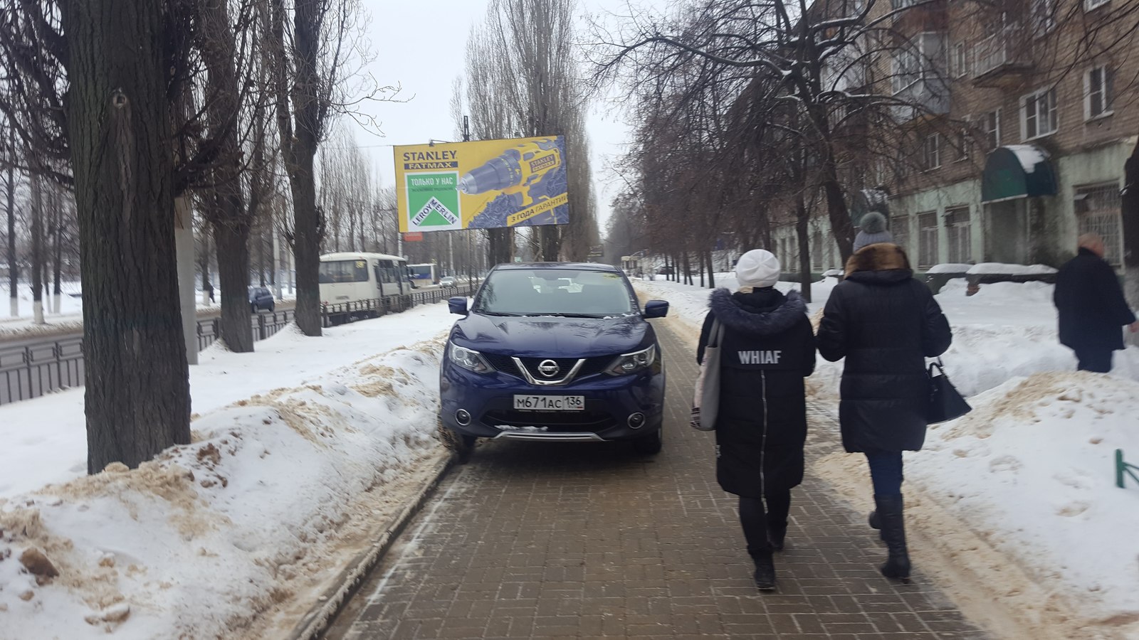 Can disabled people ride on sidewalks? - Неправильная парковка, Disabled person, Voronezh