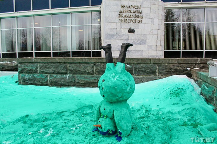 In Minsk, the snow was painted green. What for? - Republic of Belarus, Minsk, PR, Longpost