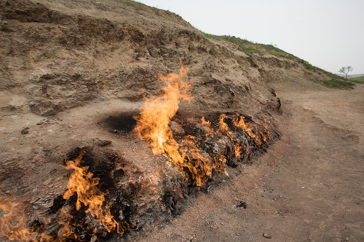 Furnace of the Underworld: Burning Rock Yanardag - Geology, Fire, Temple, Phenomenon, Gas, Hell fire, Interesting places, Baku, Longpost