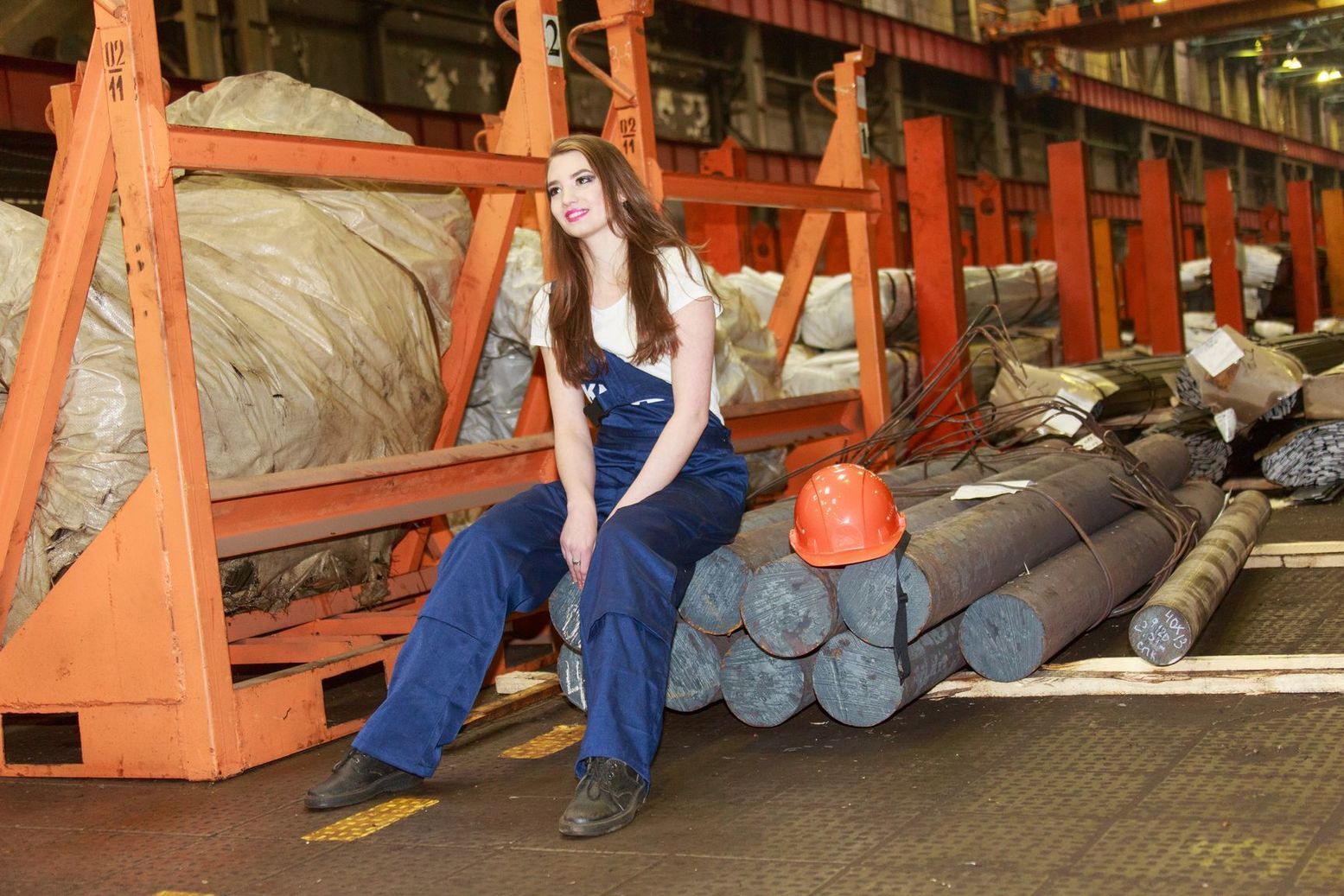 ZAVODchanki: Adelina Tarasova, computer operator of the section for providing metal to the KAMAZ PRZ - Kamaz, Zavodchanki, Production, Automotive industry, , Naberezhnye Chelny, Video, Longpost