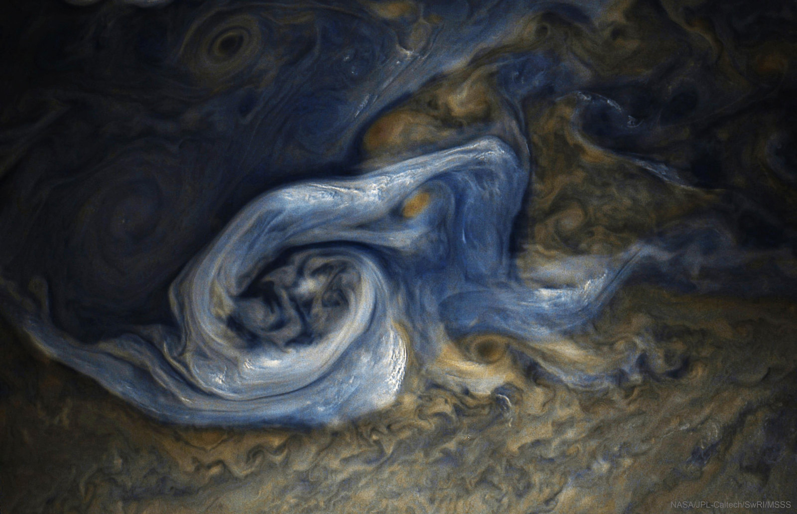 Meeting with the ISS and the Jupiter storm - Space, ISS, Jupiter, Storm, Juno, The photo