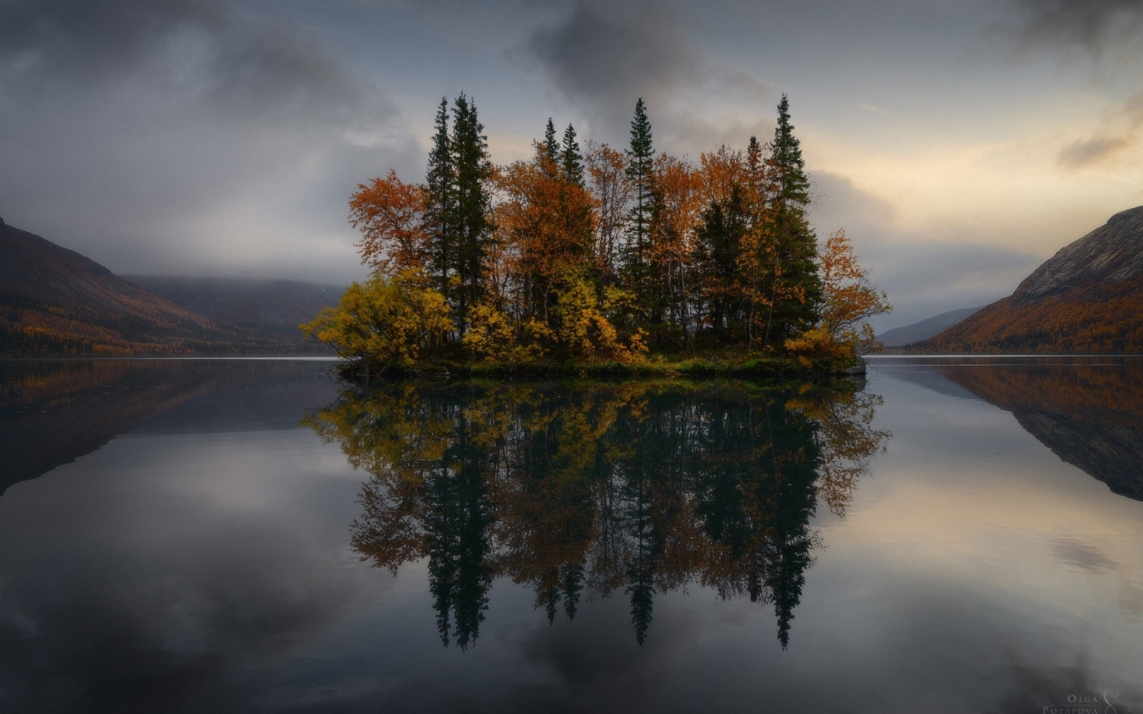 Kola Peninsula, Lovozero tundra, Seydozero - Lake, Russia