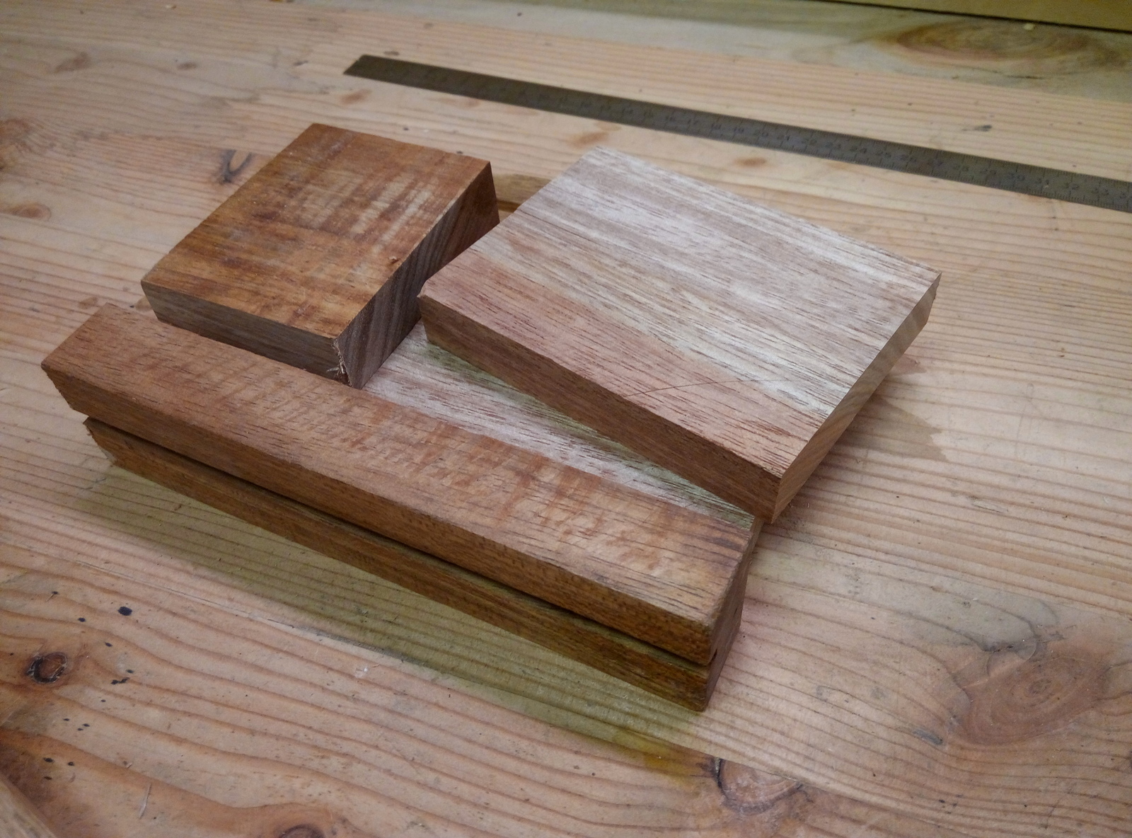 Легкий деревянный молоток - колотушка или попросту киянка своим руками