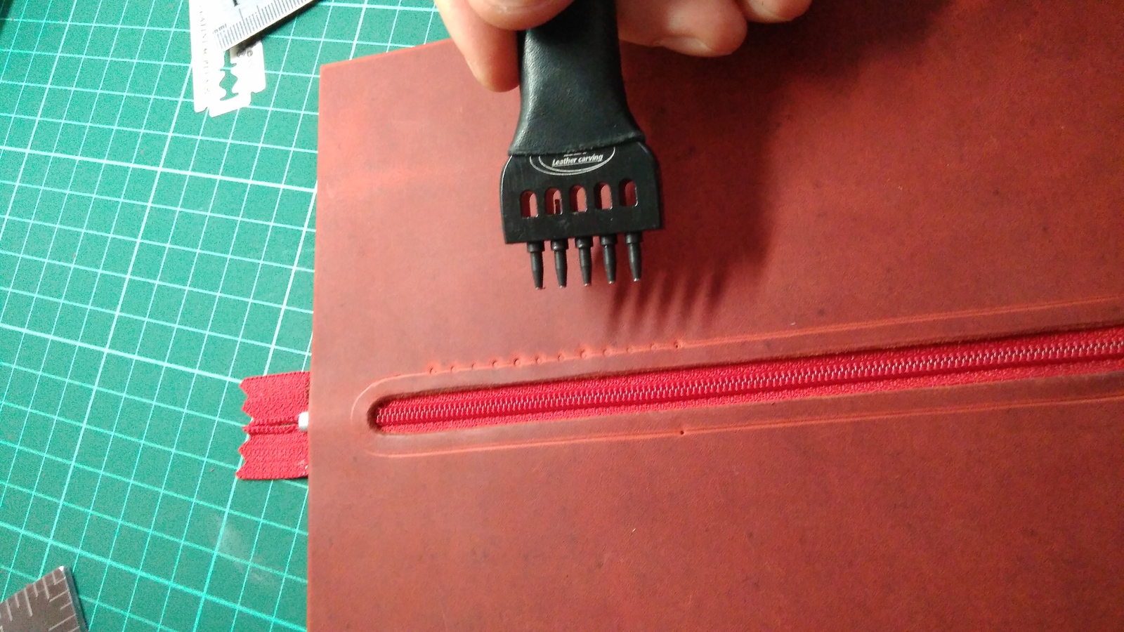 Wallet in red part 1. - My, Needlework with process, Leather craft, Master Class, Wallet, Longpost