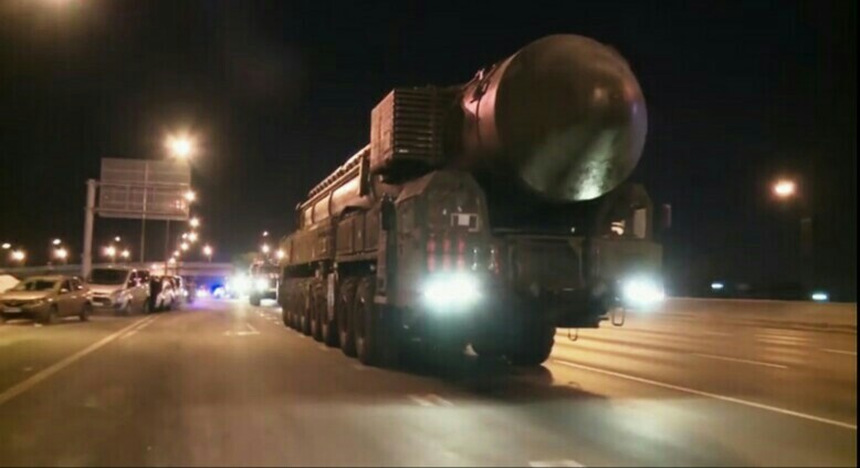 Complexes Yars pass along the Moscow Ring Road. - YARS, Moscow, MKAD, Armament, 