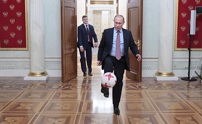 Putin kicked the ball in honor of the 2018 World Cup. Incredible physical form. - Vladimir Putin, Russia, Politics, 