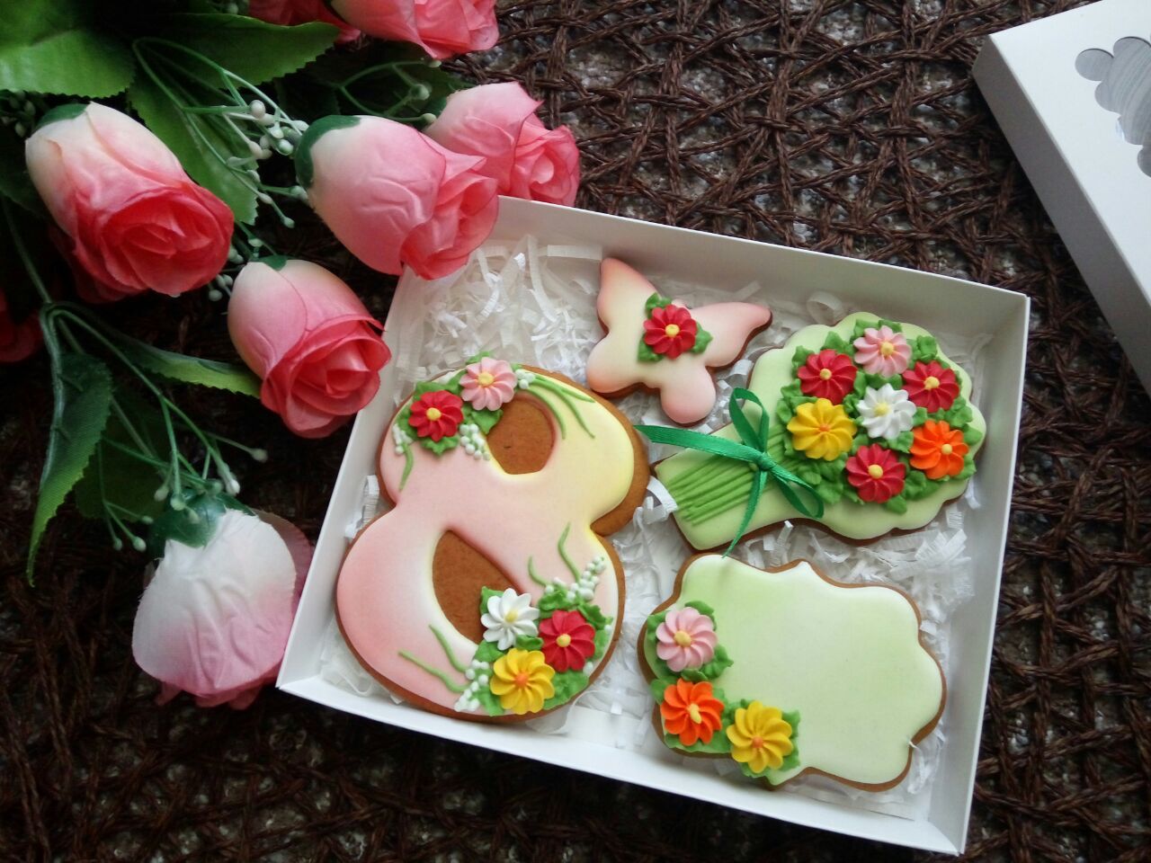 In pursuit of March 8 - My, Gingerbread, Handmade, Hobby, March 8, Flowers, , Presents, Longpost