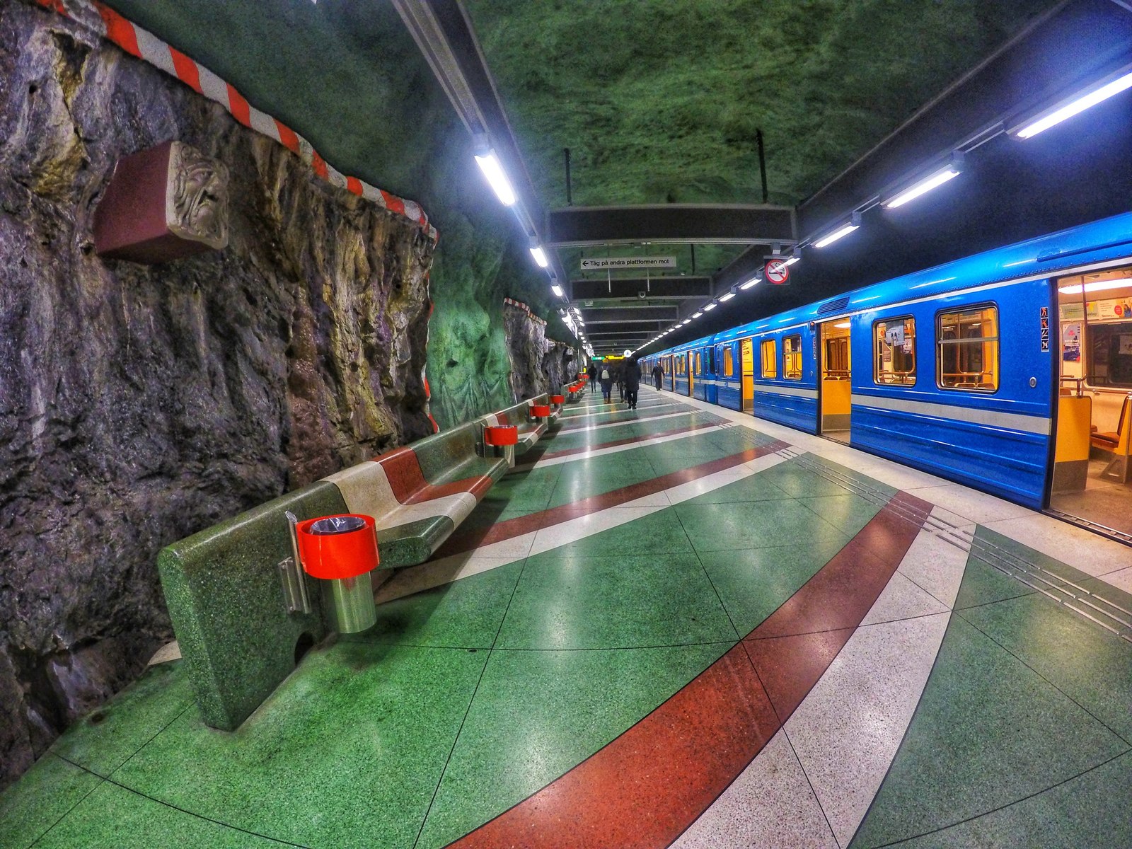 The beautiful metro of Stockholm and my way to it - My, Stockholm, Metro, Beautiful, Longpost, The photo, GoPRO, Travels, Painting