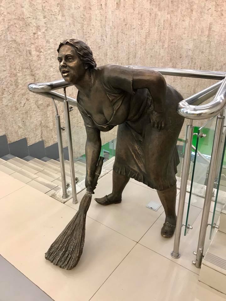 Punished and put in a corner. - Monument, Cleaning woman, Art, Longpost