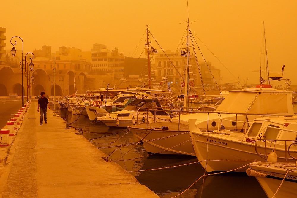 The island of Crete has been swallowed by African dust, and now it looks more like the scenery of the movie Blade Runner 2049. - Crete, The photo, Video, Longpost, Dust storm