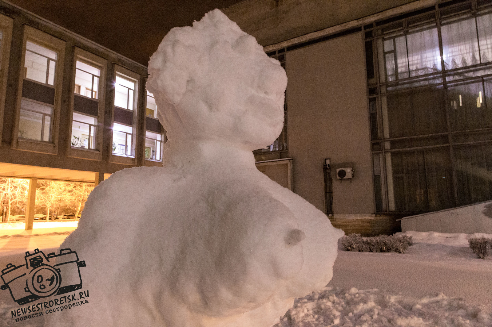 Folk art meets employees and visitors of the administration of Sestroretsk. - Snow woman, Boobs, Creation, In contact with, Sestroretsk, Longpost, The photo