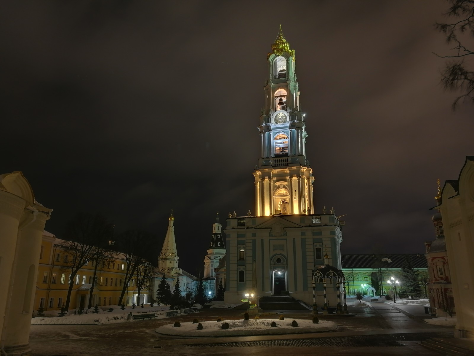 Ночная Троице-Сергиева Лавра.Тишина... | Пикабу