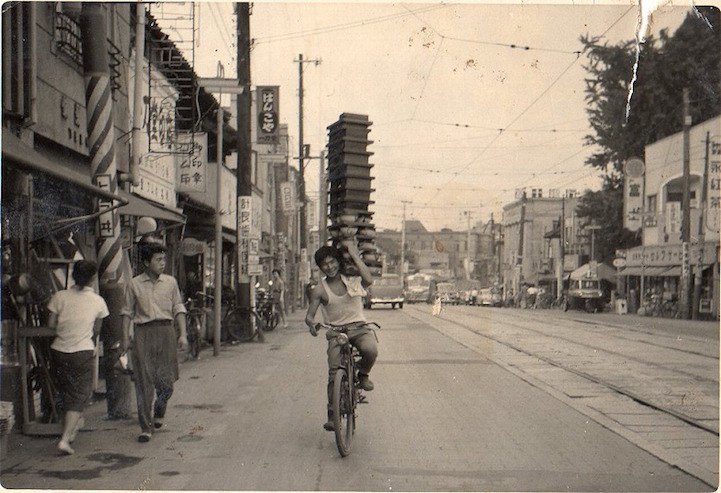 Japan. The ancient art of food delivery. - Japan, Story, Food delivery, Historyporn, Longpost, The photo