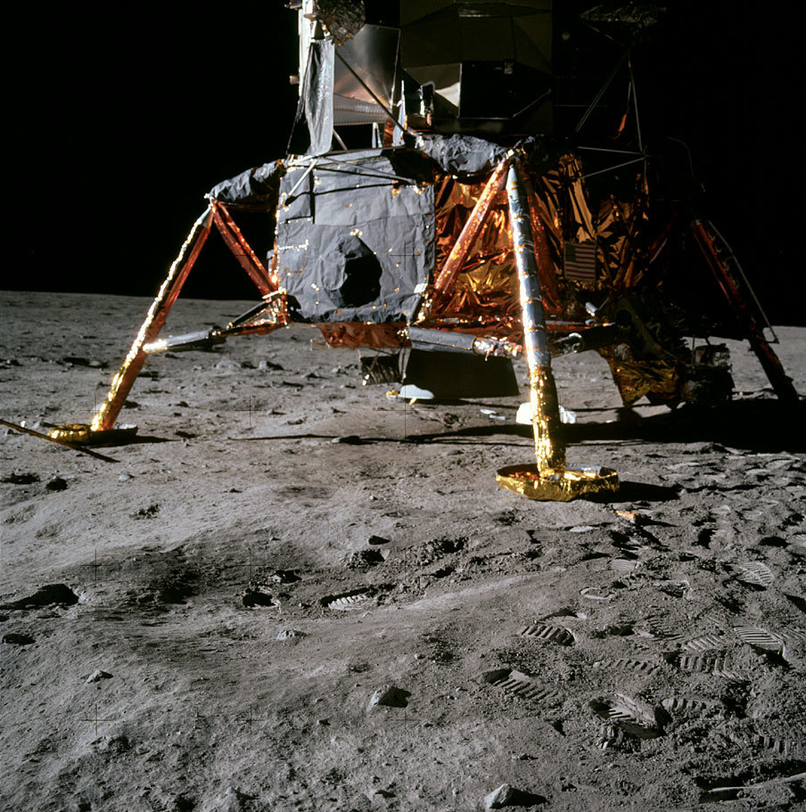 Moon scam: Miracle labels on spacesuits and other oddities - , , , Apollo 11, Longpost