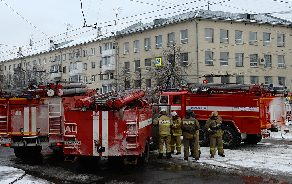 В Кемеровской области объявили трехдневный траур после пожара в ТЦ - Пожар, Кемерово, Длиннопост, Политика