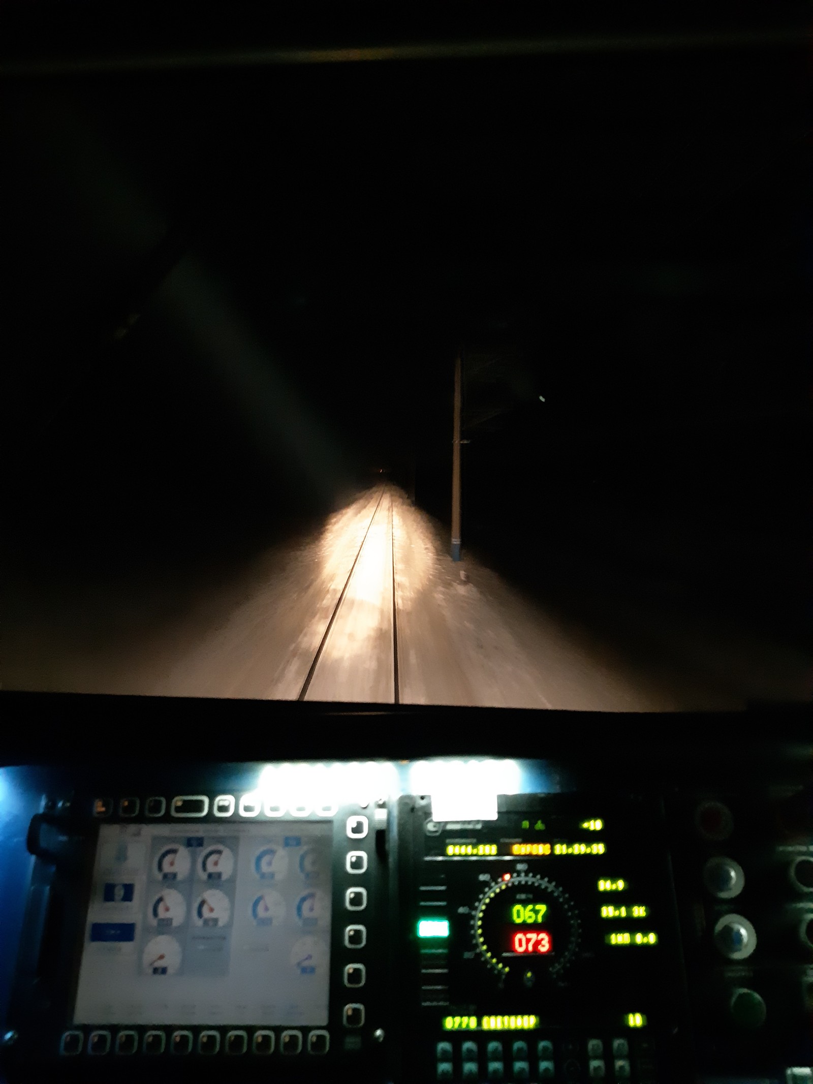 And work again... - My, Russian Railways, Night, Winter, Freight train, 2te116, Driver