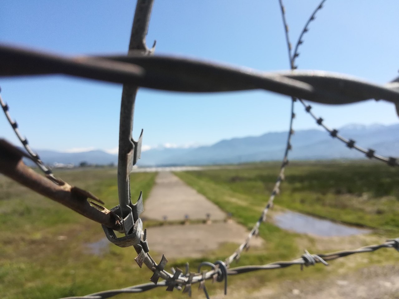 Landing strip in Batumi, Georgia. - My, My, Beginning photographer, The airport, Wire, The mountains, Batumi, Georgia