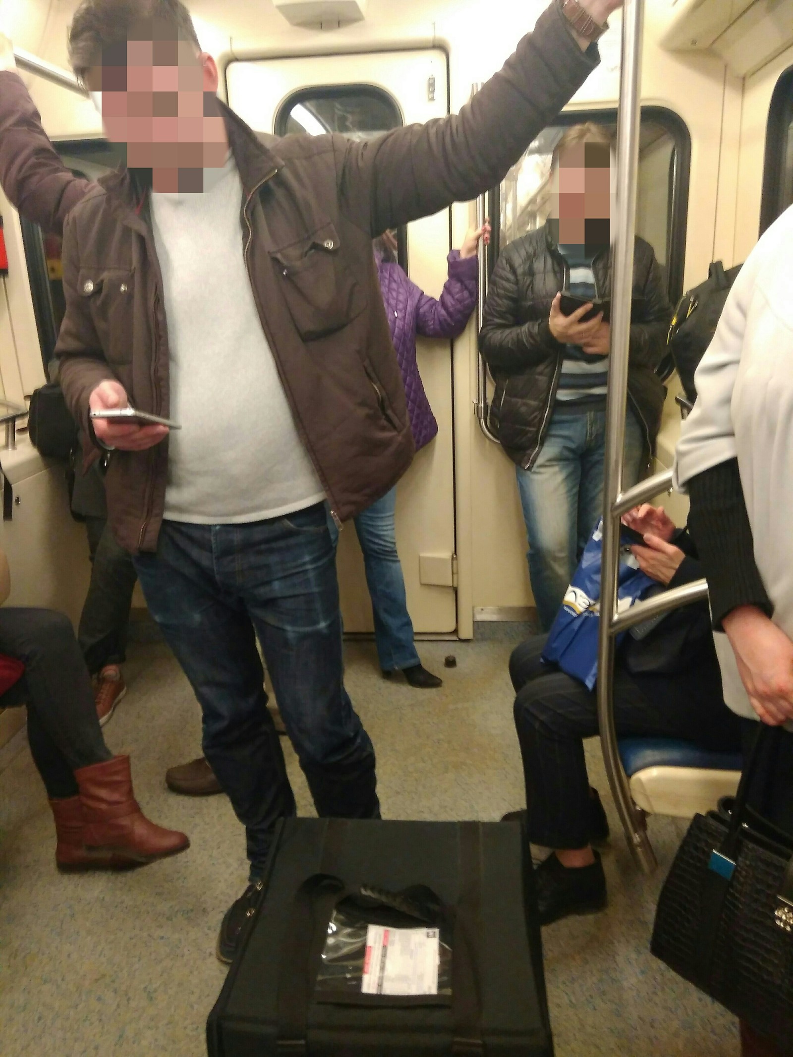 Possibly a thief - Thief, Metro