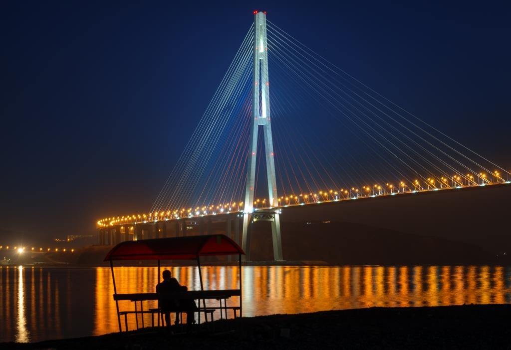 In the evening on the bench - My, Russian island, Vladivostok, Night, The photo, Bridge