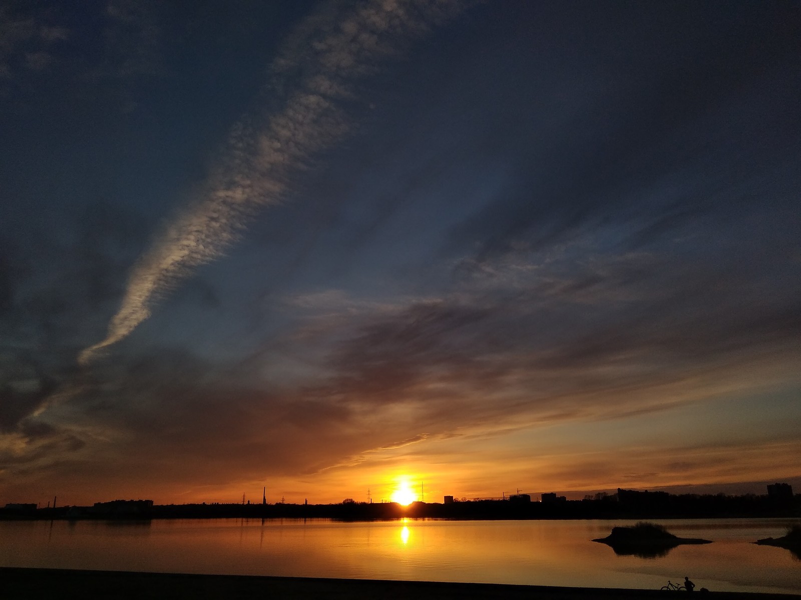 Kazan. Embankment. Sunset. Bicycle ride. - Kazan, Embankment, Saratov, Longpost, Sunset, Bike ride, Bike path