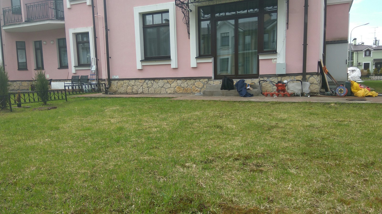 Hedge. Terrace. Step by step paving - My, Terrace, Paving stones, Lawn, Dacha, Landscape design, Saint Petersburg, Longpost