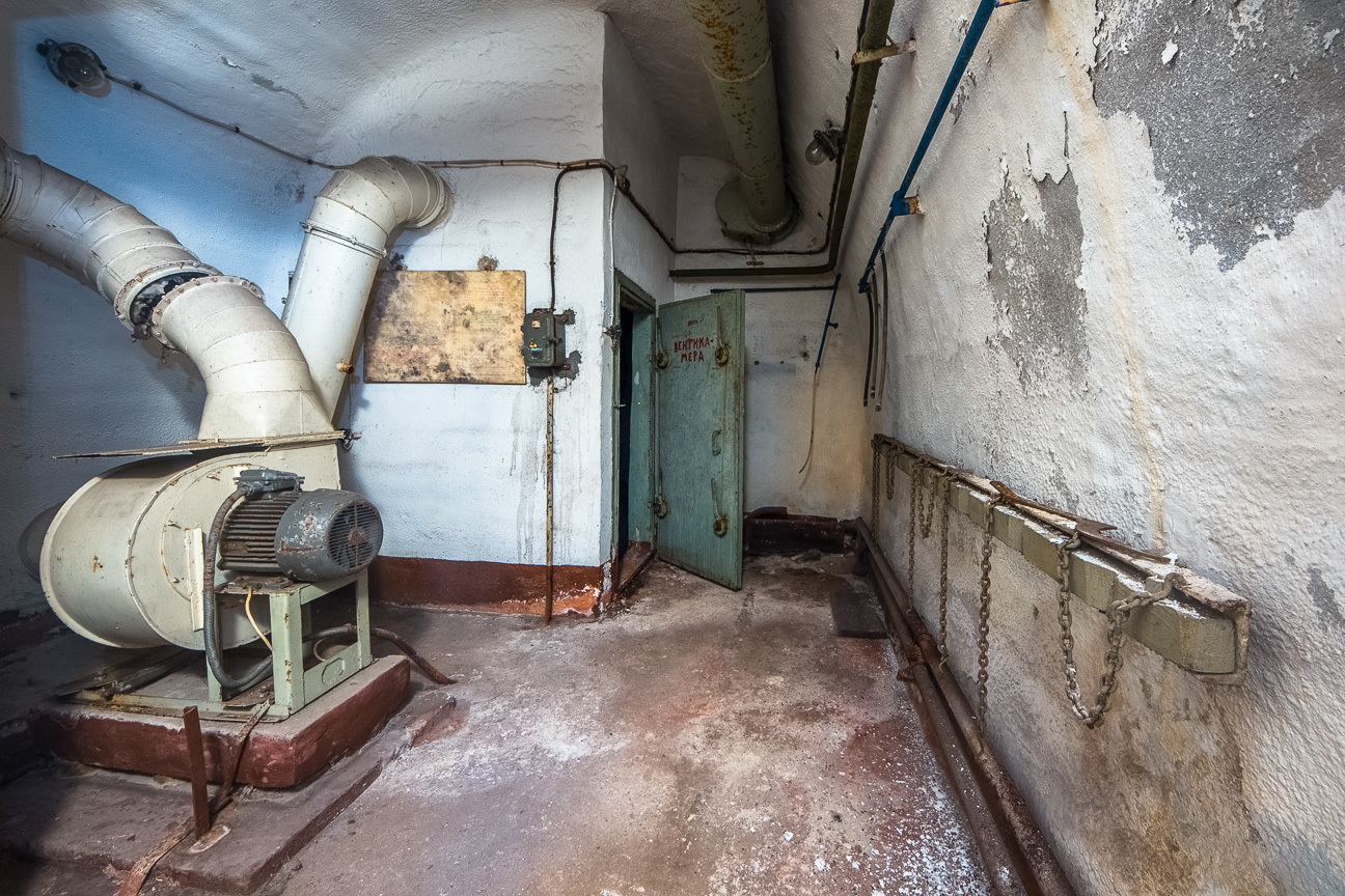 Abandoned rock shelter with Water Cans - My, Urbanturism, Abandoned, the USSR, Urbanphoto, Longpost