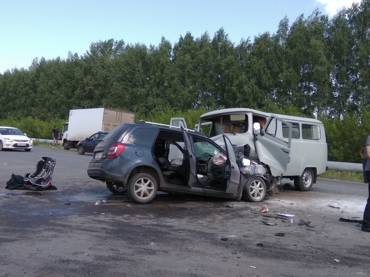 В Стерлитамаке УАЗ в лоб врезался в «LADA Kalina»: есть пострадавшие |  Пикабу