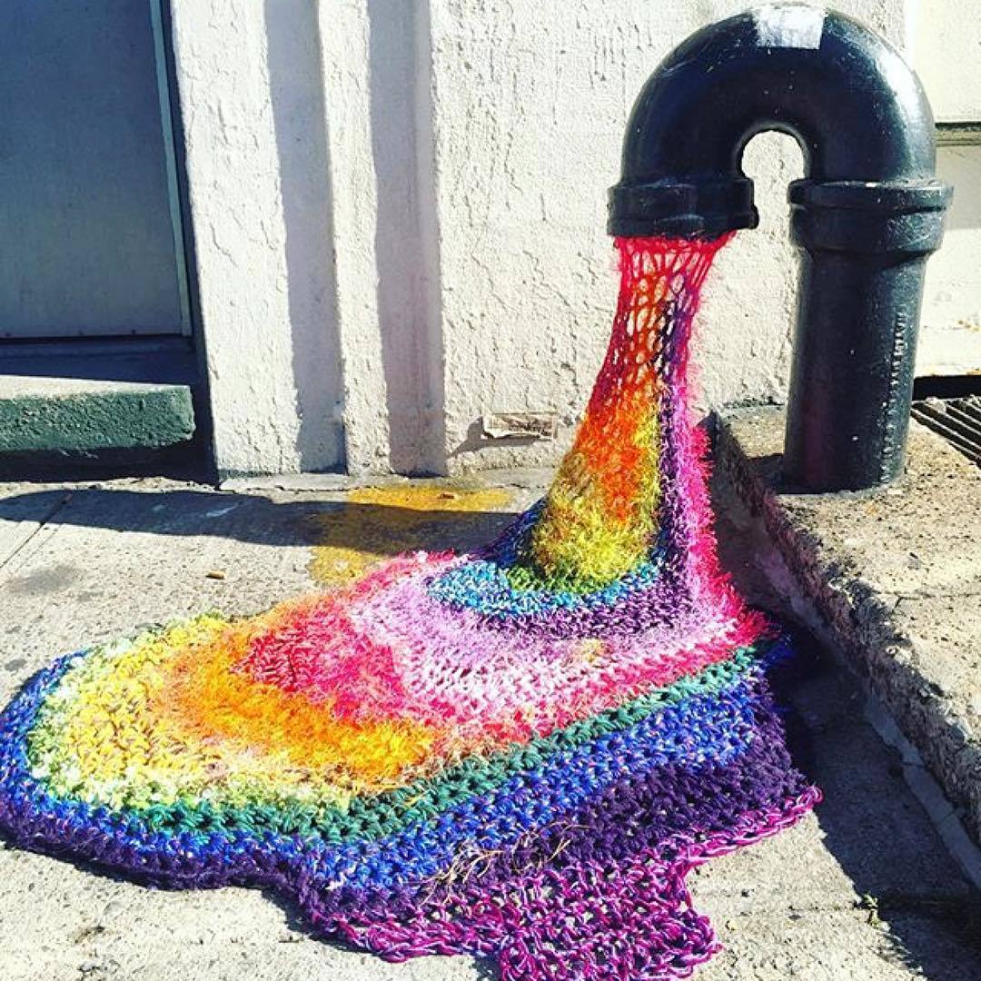 How one shop's pen tie started a flash mob all over the world! - Knitting, Knitting to order, , , , Art, Street art, Longpost