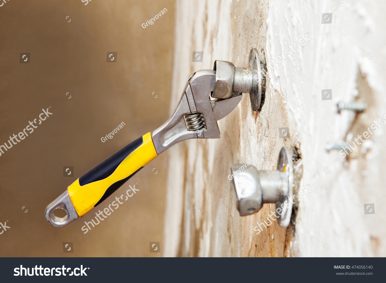 Professional craftsmen from stockers - Shutterstock, Crooked hands, Longpost