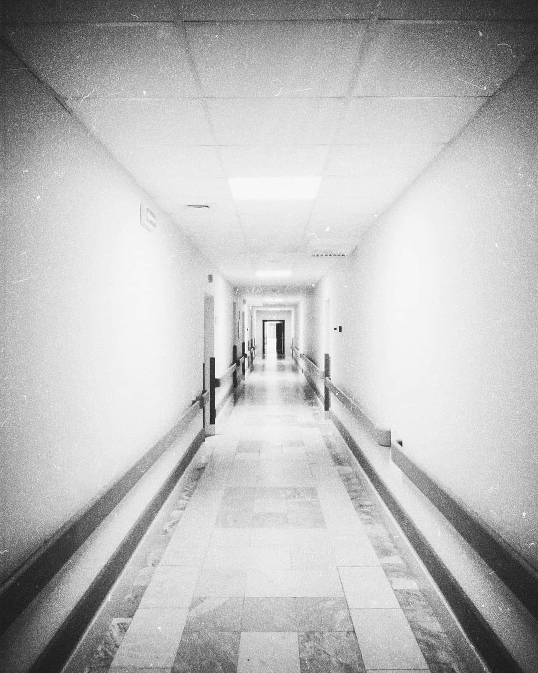 Two views of the hospital corridor - My, Mobile photography, Hospital, Corridor, Beginning photographer, , Longpost