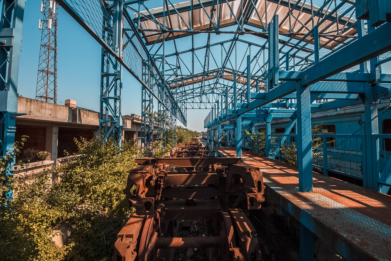 Rotten Express Overgrown station with abandoned trains! - My, A train, Railway, Urbanphoto, Zabugornyurban, Longpost