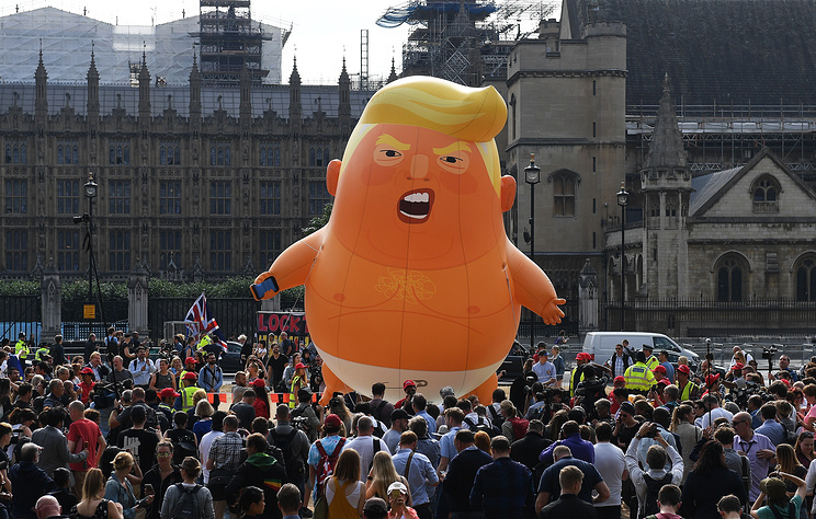 A six-meter balloon in the form of an angry baby with the face of Trump appeared in the sky of London. - London, Donald Trump, European Union, Politics, England, Russia, Moscow, 2018