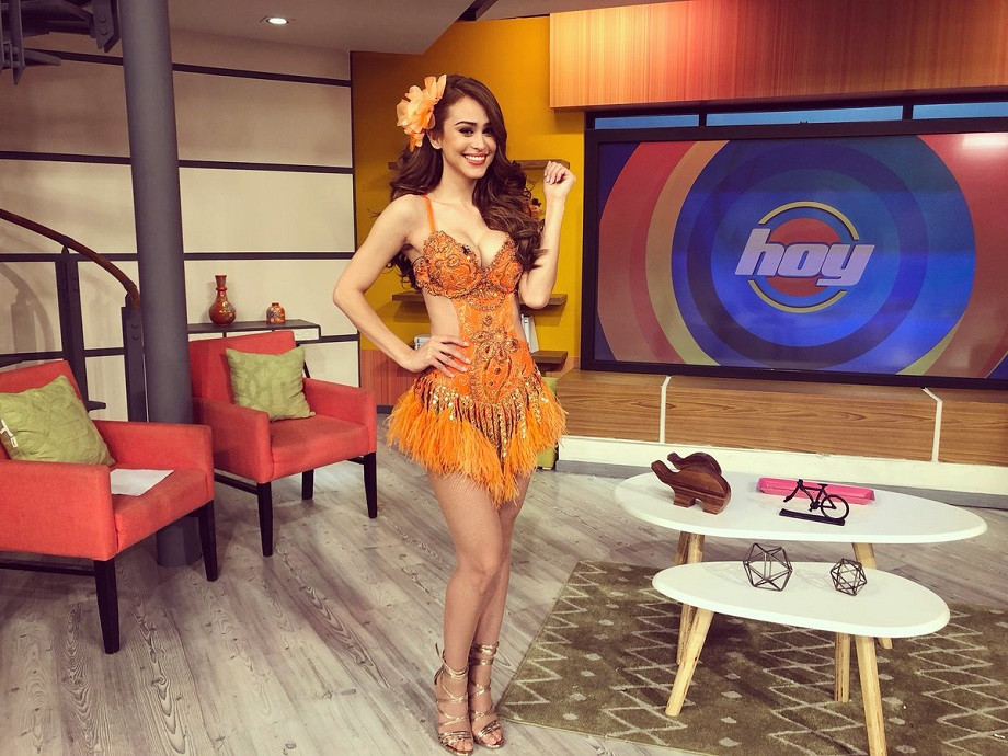 For the sake of Call of Duty, the esportsman left the sexiest Mexican TV presenter: Yanet Garcia. - eSports, Relationship, Yanet Garcia, Call of duty, Important, Longpost