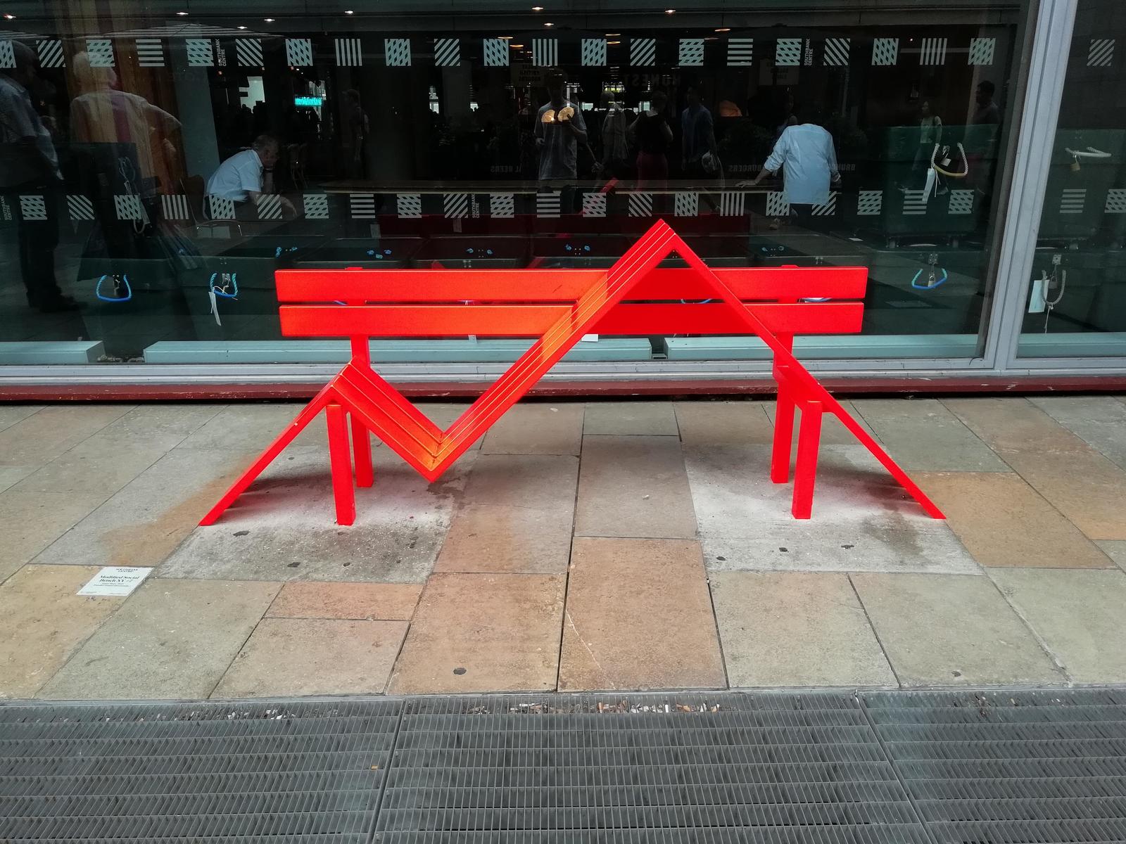 Designer bench on the banks of the Thames in London - The photo, London, Benches, Design, Reddit