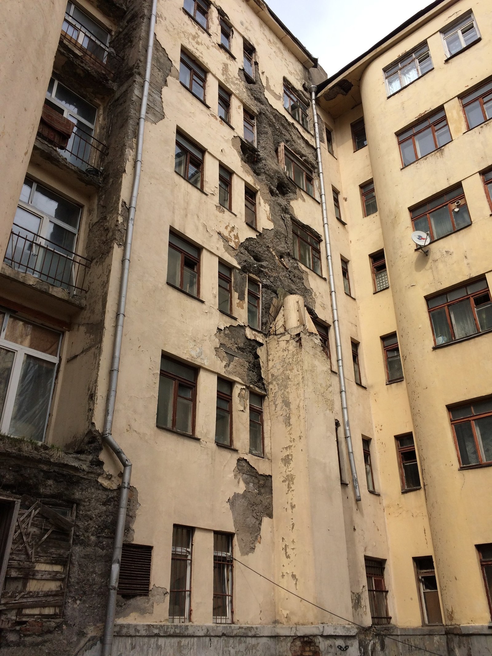 Slums under the wing of the MO - My, Moscow, Slum, Dormitory, Devastation, Architecture, Longpost